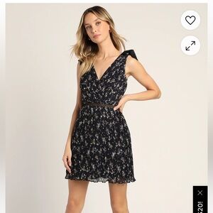 Pleats and Love Navy Blue Floral Print Pleated Mini Dress